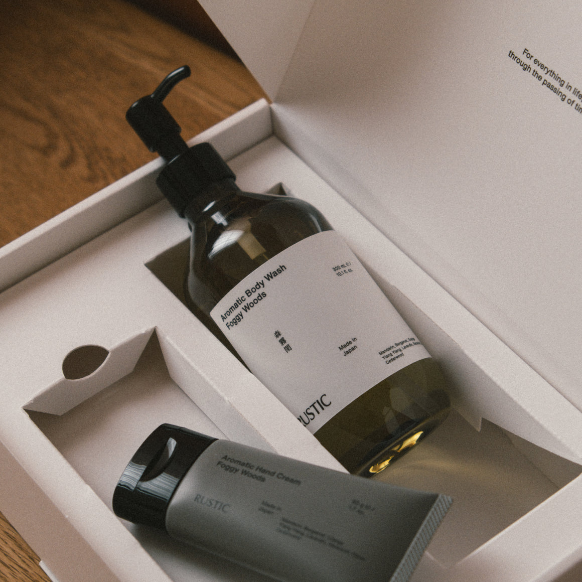 ギフトボックス / ボディウォッシュ & ハンドクリーム / フォギーウッズ